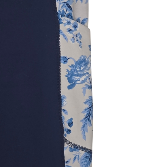 Tuckernuck Womens Activewear Blue Floral Print Wedgewood Leggins Size Large - Picture 3 of 8
